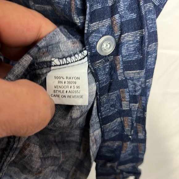 Pacific scene men’s short sleeve button down shirt with pocket. - Picture 4 of 5